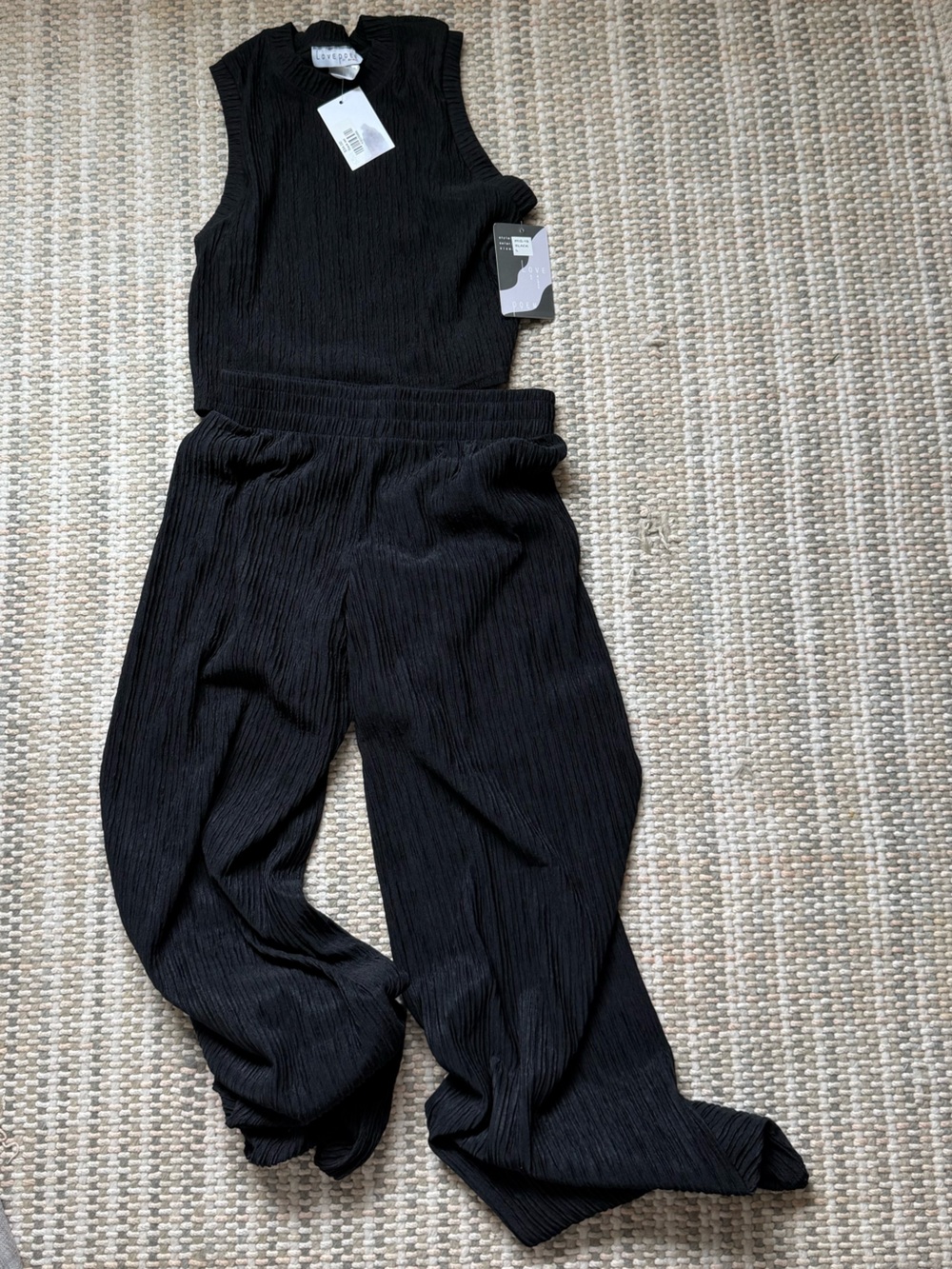 Sleeveless Black Pleated Pant Set